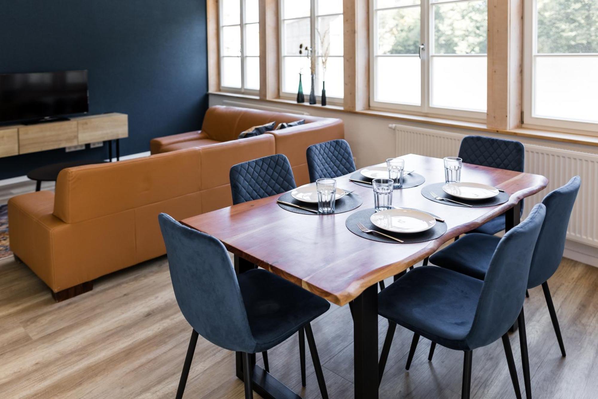 3 Bedroom Altstadtwohnung Mit Parkplatz, Tolle Lage In Schwaebisch Hall, Bis 8 Personen Apartment